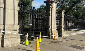 Van crashes into gates outside Irish Prime Minister’s office, driver arrested 2024 wonderful