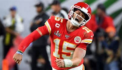 Fans go wild for ‘insane’ Patrick Mahomes behind-the-back pass to Travis Kelce: ‘That’s a wrap for the rest of the NFL’ 2024