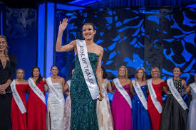 New Zealand’s Keely O’Grady takes Rose of Tralee 2024 crown: ‘It was like an out-of-body experience’ 2024 happy