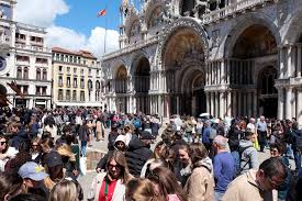 Venice limits tour groups to 25 and bans megaphones in fightback against overtourism 2024 new