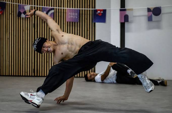 breakdancing