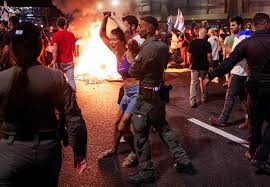 Israelis strike and protest to demand Gaza hostage good deal right now in 2024