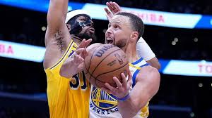 Curry leads Golden